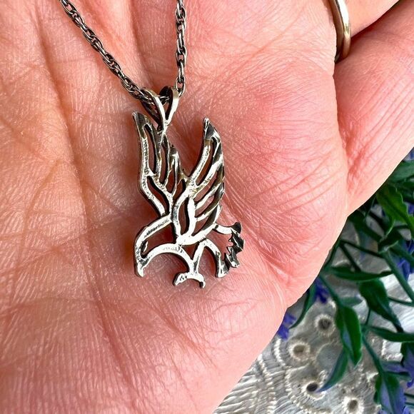 Vintage Diamond Cut Sterling Eagle Pendant Necklace Unisex - Picture 2 of 6